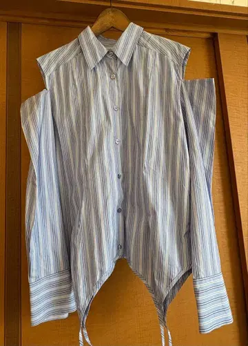 새상품 MURUA 오프숄더 스트라이프 셔츠