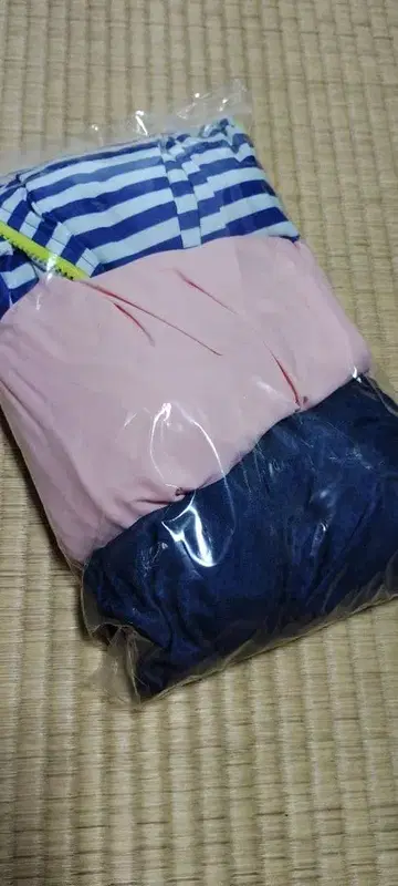 래쉬가드 계열 후드티 3벌.