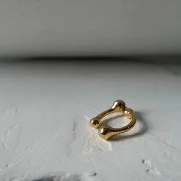 un by Tomoyo Yoshida Cellule W P Ring