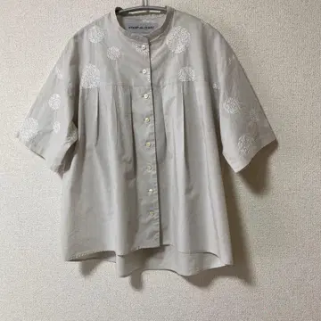스탬프앤다이어리 자수 블라우스