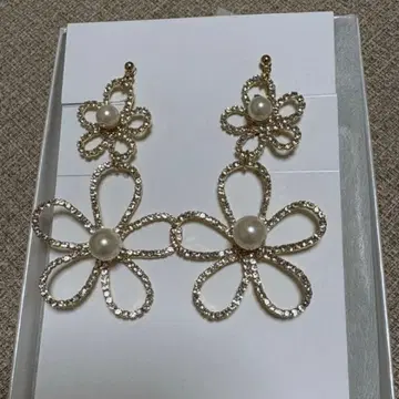 ANNAN WEDDING 꽃 모양 귀찌