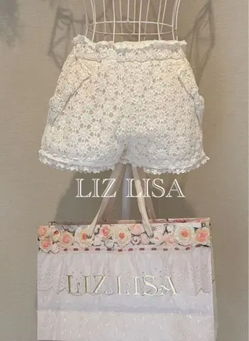 LIZ LISA 레이스 짜임 화이트 숏팬츠