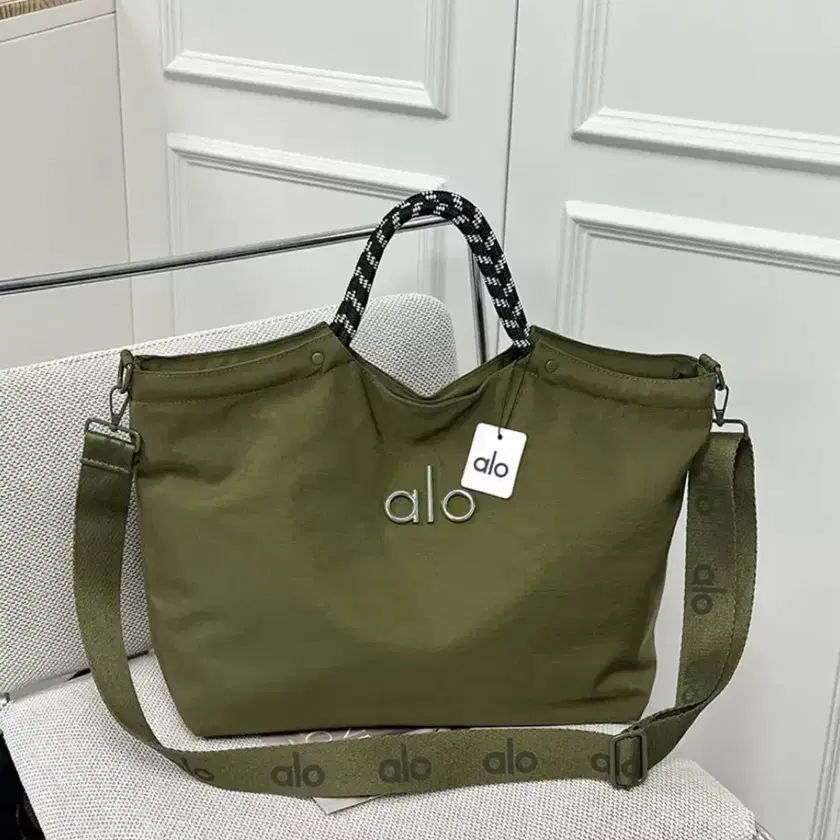 n*e様 Alo Yoga トートバッグ オリーブ ALO Yoga Bag Olive Tote Bag | Bunjang Global
