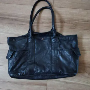 India Divina 블랙 가죽 토트백