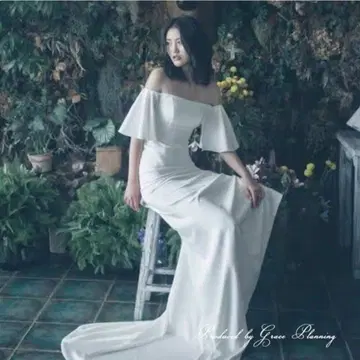 새상품 화이트 오프숄더 웨딩 드레스