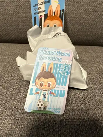 [내부 가방 미개봉] LABUBU 아르헨티나 대표 메시 피규어 절판