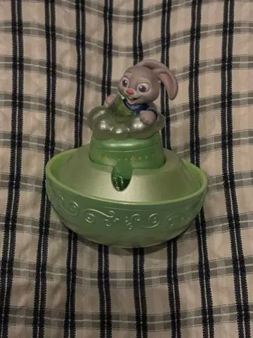 상하이 디즈니 가챠가챠 주디 빛나는 반지 주토피아 10주년