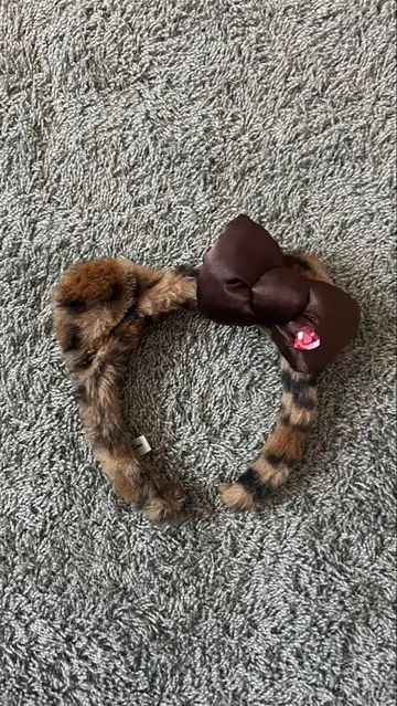 레오파드 무늬 리본 키티 머리띠