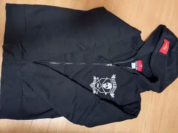 CREAM SODA 스컬 디자인 블랙 후드티