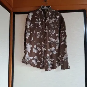 플라워 프린트 긴팔 셔츠 브라운