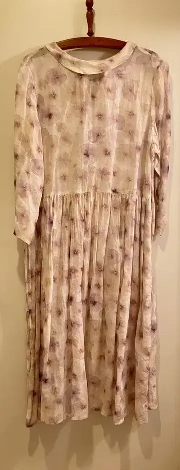 NATIVE VILLEGE 팬지 압화 패턴 핑크 계열 시어 원피스