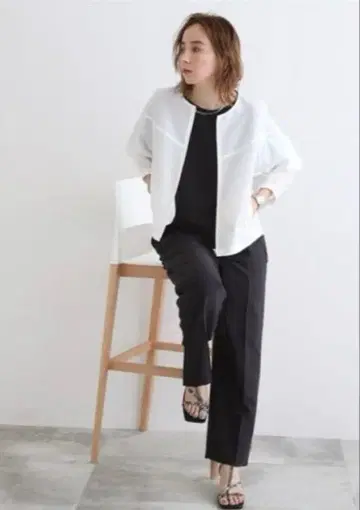 INDIVI 인디비 볼륨 슬리브 블라우스 라이크 자켓