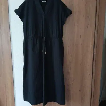 [ 새상품급 ] BEAMS 블랙 무릎 아래 원피스