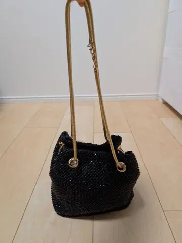 비즈 장식 블랙 복조리형 파티 백