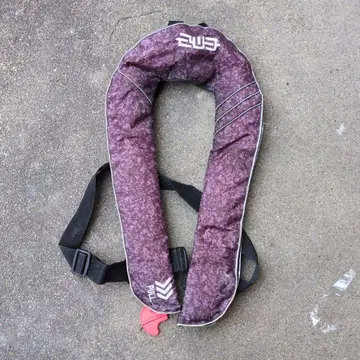 자동 팽창식 구명 조끼