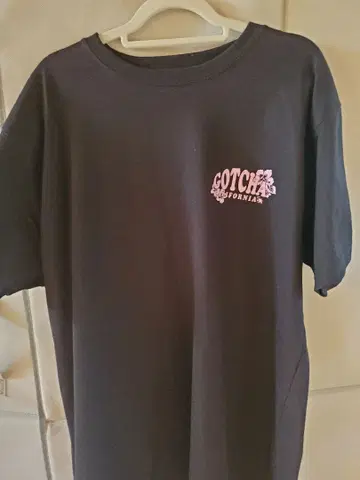 Gotcha 블랙 T셔츠 플라워 프린트