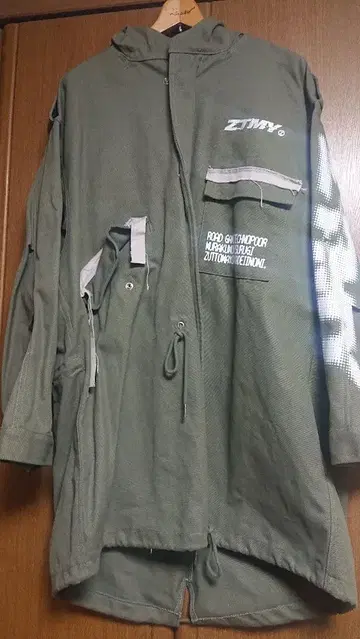 계속 한밤중이면 좋을 텐데 모즈 코트 L 사이즈