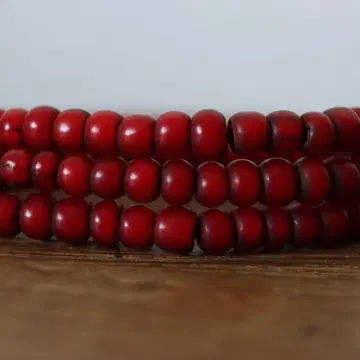 화이트하츠 올드 비즈 앤티크 비즈 7mm 정도 한 줄 짙은 빨간색