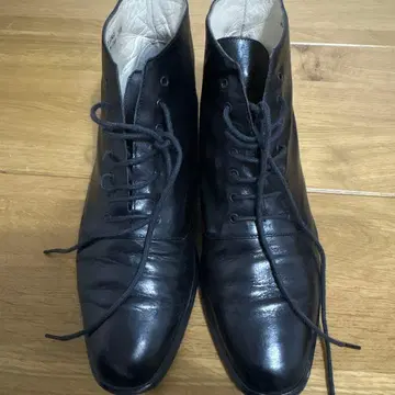 BALLY 블랙 레이스업 부츠