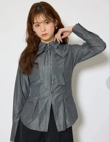 리엔다 rienda 허리 셰이프 보타이 셔츠
