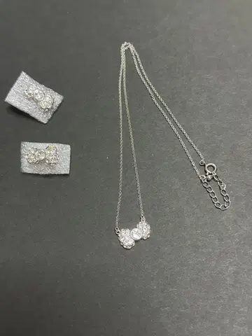 헬로키티 스와로브스키 목걸이 & 귀걸이 2014년 제작