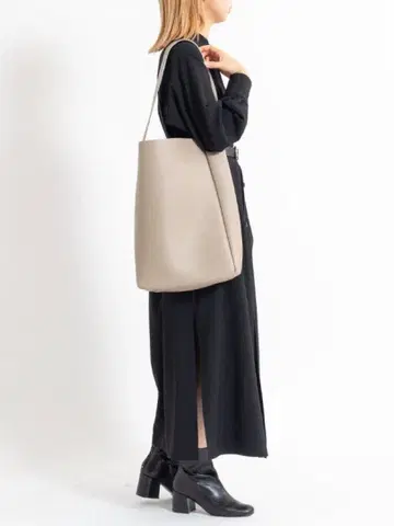 Aeta PG02 숄더 M 그레이 베이지