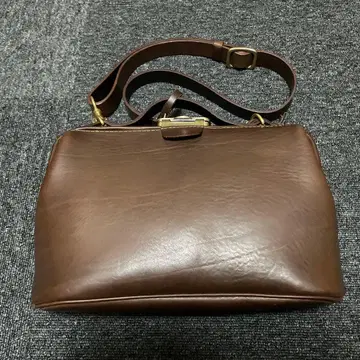 Organ 입구 틀형 숄더백(M-7) M 사이즈 카스타뇨