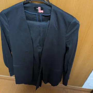 띠어리 여성용 수트 클리닝 완료