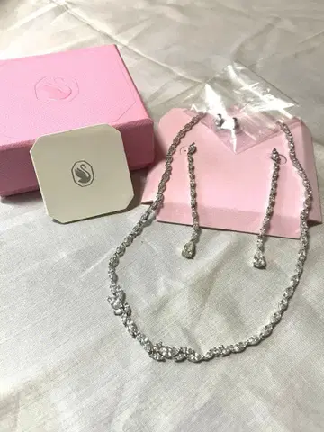 스와로브스키 목걸이와 귀걸이 세트