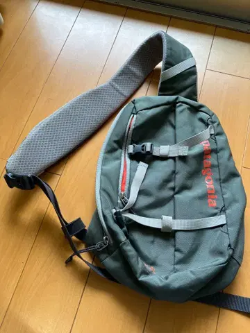 [ 새상품급 ] patagonia 아톰 슬링 8L 그레이