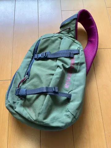 Patagonia 아톰 슬링 8L 올리브 그린