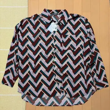 [ 새상품 미사용 ] MinoriTY 긴팔 셔츠 M 사이즈 지그재그 패턴