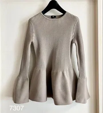 2023AW PLST 플라스테 홀 의류 니트 페플럼 스웨터