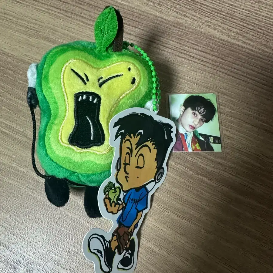 Nct Mark md Keyring (Paprika) + The Firstfruit Album | Bunjang Global