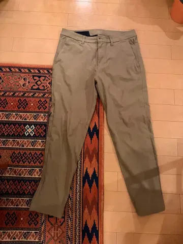 룰루레몬 카키 슬림핏 치노 팬츠