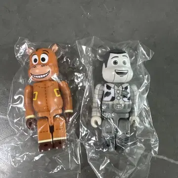 베어브릭 토이스토리 피규어