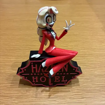 해즈빈 호텔에 오신 것을 환영합니다 모니터 탑 피규어 찰리 모닝스타