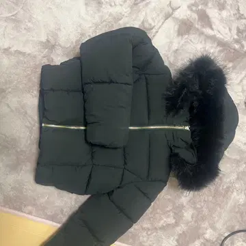 후드 부착 블랙 다운 자켓