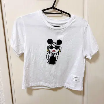 홍콩 디즈니 한정판 DAICHI MIURA 디즈니 T셔츠 M 사이즈