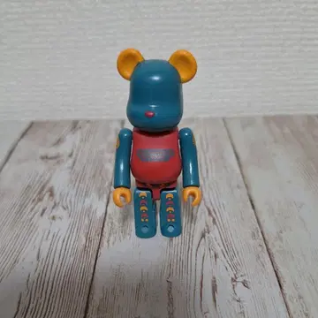 베어브릭 100% 서머소닉