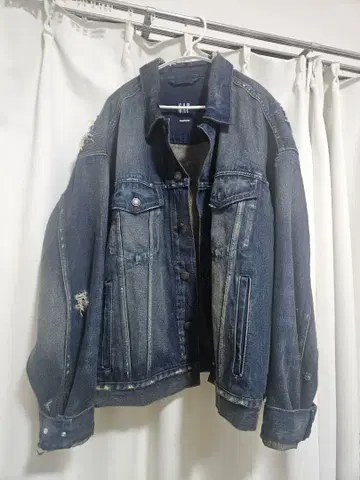 Gap x MADHAPPY 데미지 가공 데님 자켓