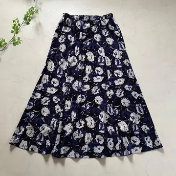 새상품급 INDIVI 플라워 프린트 스커트 40 L 사이즈 허리밴딩