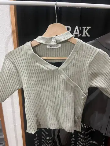 melt the lady 멜트더레이디 가슴 부분 백 오픈 리브 니트