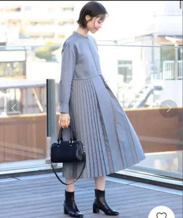 Ray BEAMS 헤링본 플리츠 절개 원피스