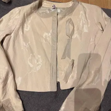 드리스반노튼 노카라 자켓 베이지