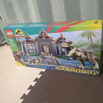 레고 쥬라기 월드 비지터 센터: T-렉스와 랩터의 습격