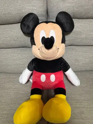 미키마우스 그랑데 봉제 인형 앉은 모습