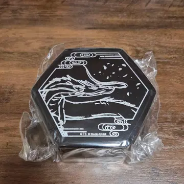 스즈키 토시오와 지브리전 센과 치히로의 행방불명 찬합풍 케이스 하쿠 패턴