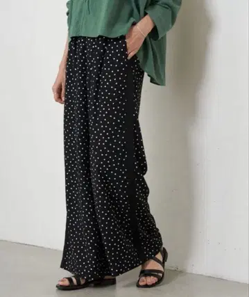 BEARDSLEY 비어즐리 도트 팬츠