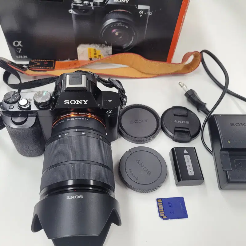 소니 풀프레임 미러리스 카메라 A7 과 FE 28-70mm OSS 렌즈